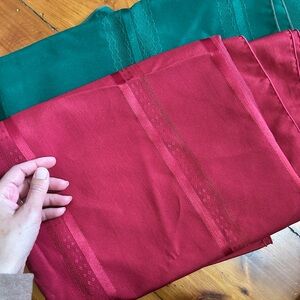 Red and Green 60 x 82 rectangular tablecloth Set